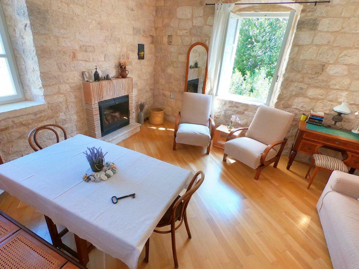Historic Piazza House & Romantic Hidden Garden Hvar Town Exteriér fotografie
